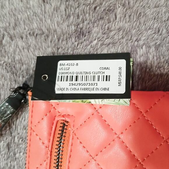 Studio Badgley Mischka coral vegan leather diamond quilted wristlet - Picture 6 of 7